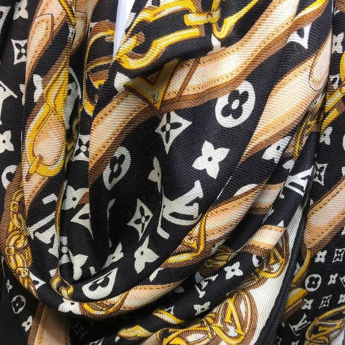 Louis Vuitton Scarf LV00089